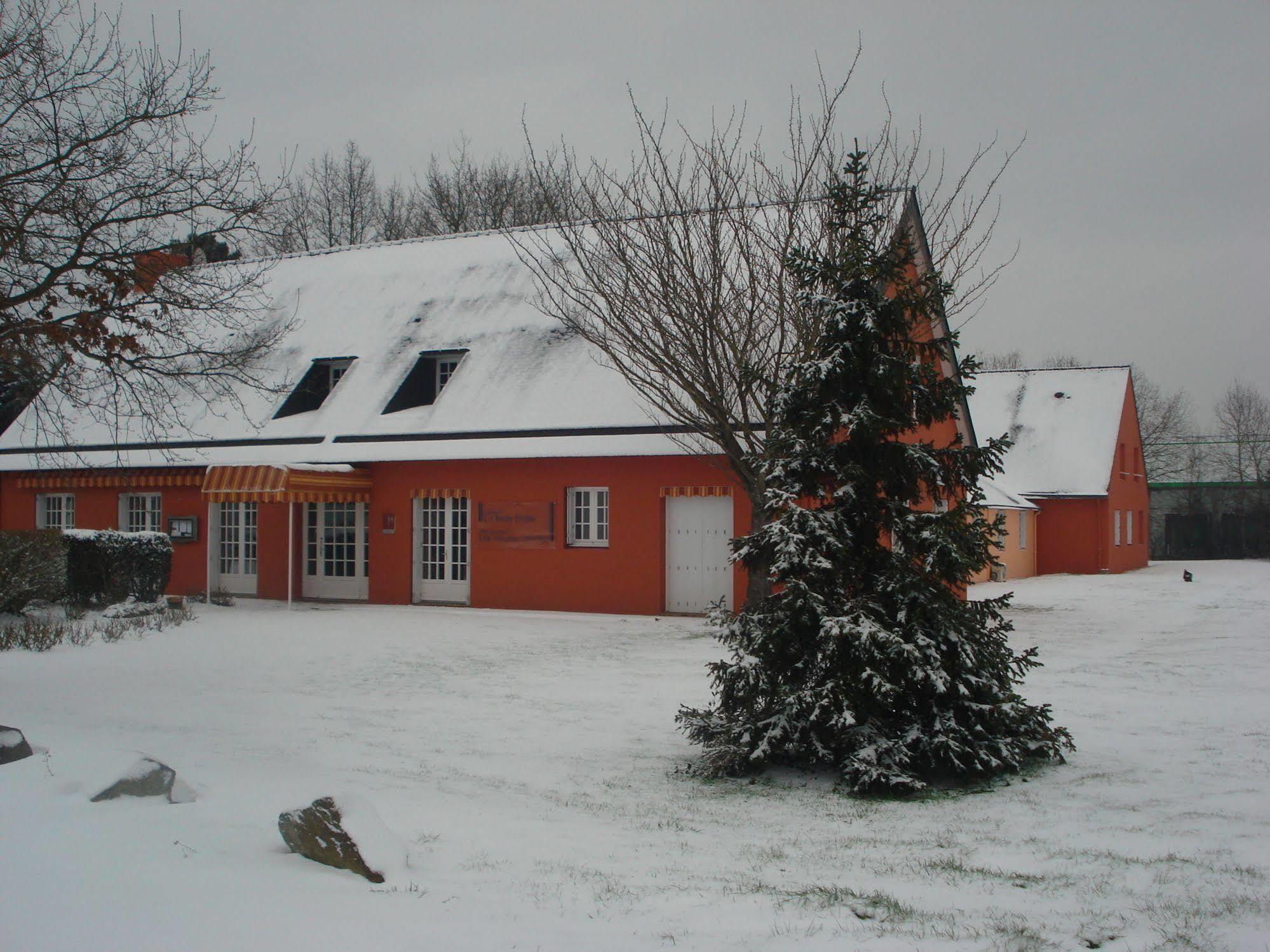 Hotel La Belle Etoile Thouaré-sur-Loire Esterno foto